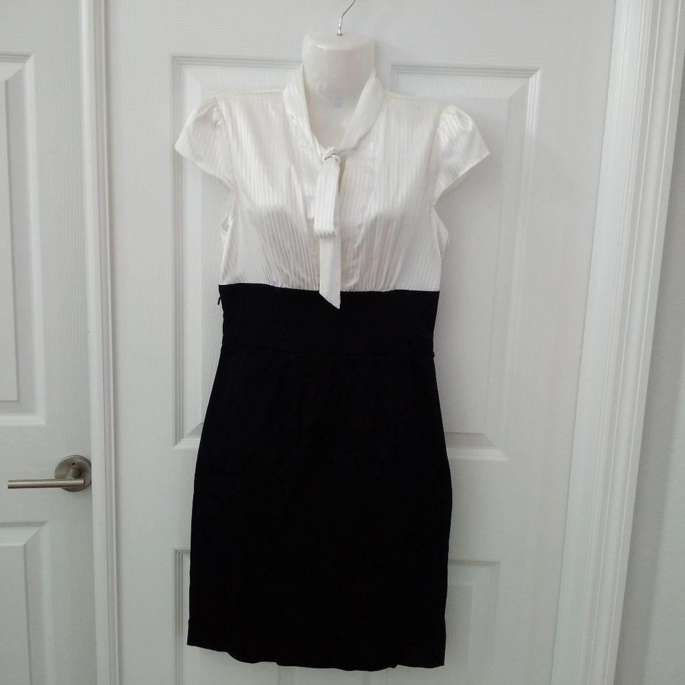 Black and white dress sexy size 7/8 neck tie
